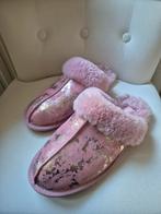 UGG Sloffen - Maat 41, Kleding | Dames, Schoenen, UGG, Ophalen of Verzenden, Zo goed als nieuw, Roze