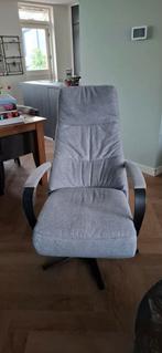 Zgan sta op stoel van Prominent, Ophalen, Zo goed als nieuw, Minder dan 75 cm, 50 tot 75 cm