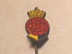 Metalen DOS VOETBALCLUB Speld (Rood/Geel/Blauw)., Verzamelen, Speldjes, Pins en Buttons, Verzenden, Zo goed als nieuw, Sport, Speldje of Pin