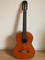 Ariana akoestische gitaar + voetensteun, Ophalen, Zo goed als nieuw, Klassieke of Spaanse gitaar