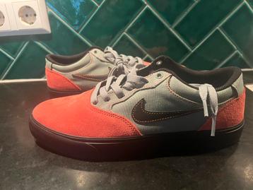 Nieuw NIKE SB CHRON 2 suede roze groen mint 42 met doos beschikbaar voor biedingen