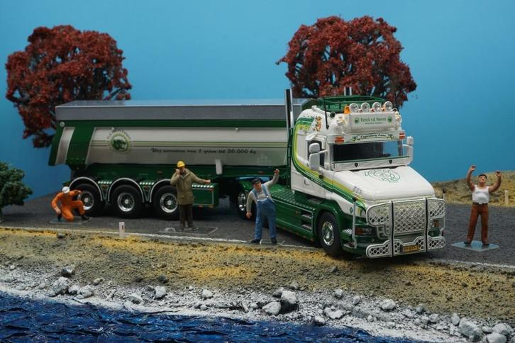 Te koop Meerdere Tekno-modellen, Hobby en Vrije tijd, Modelauto's | 1:50, Nieuw, Bus of Vrachtwagen, Tekno, Ophalen of Verzenden