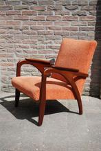 Vintage teak fauteuil oranje gestoffeerd, Huis en Inrichting, Fauteuils, Ophalen, Hout, Gebruikt, Minder dan 75 cm