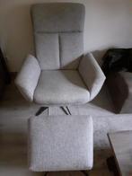 Draaistoel met voetenbank beige grijs, in zeer goede conditi, Huis en Inrichting, Fauteuils, Ophalen of Verzenden, Zo goed als nieuw