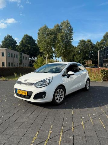 Kia Rio 1.2 I 3DRS 2013 Wit beschikbaar voor biedingen