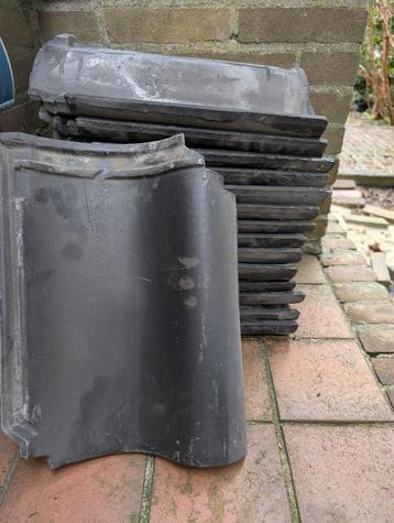 Dakpannen 20 stuks beschikbaar voor biedingen