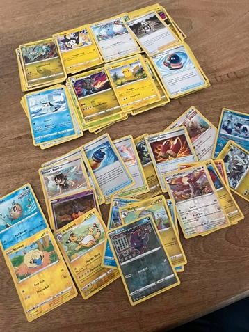 Evolving skies non holo + holo / reverse 188 stuks beschikbaar voor biedingen