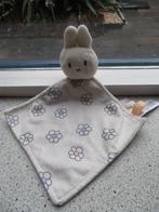 Knuffeldoek van Nijntje Miffy merk Tiamo gebloemd velours, Ophalen of Verzenden, Zo goed als nieuw, Konijn