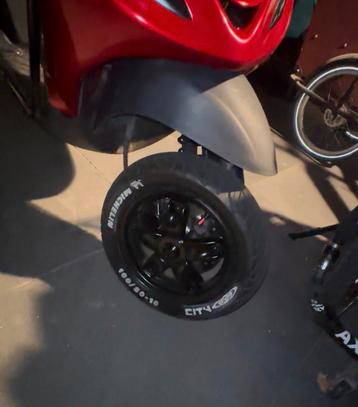 Zip motor voorvelg teruil tegen zip h2o velg beschikbaar voor biedingen