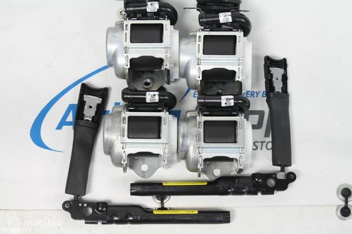 4 x Gordels + 2 x spanners Opel Astra K (2015-heden), Auto-onderdelen, Interieur en Bekleding