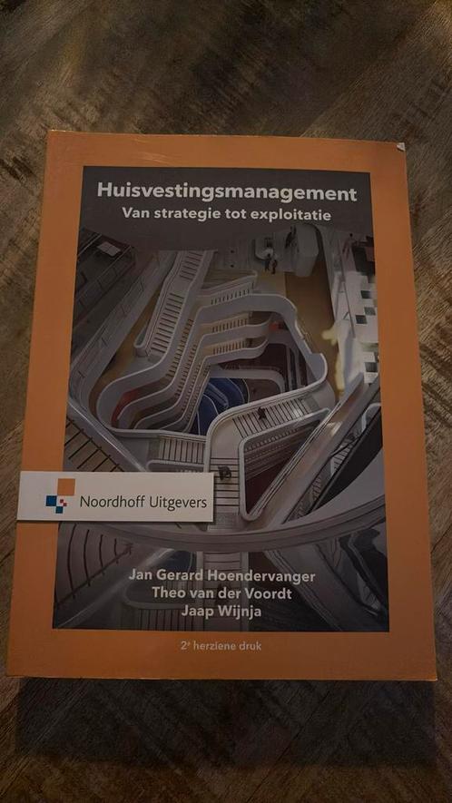 Jan Gerard Hoendervanger - Huisvestingsmanagement, Boeken, Schoolboeken, Zo goed als nieuw, Nederlands, Overige niveaus, Ophalen of Verzenden