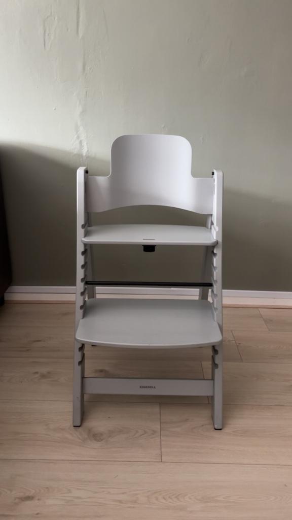 Kidsmill grow up compleet set, Kinderen en Baby's, Kinderstoelen, Zo goed als nieuw, Meegroeistoel, Aanschuifbaar, Afneembaar eetblad