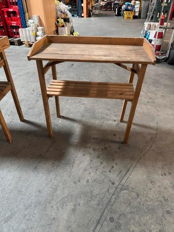 Vintage Bijzettafel laatste tafel beschikbaar voor biedingen