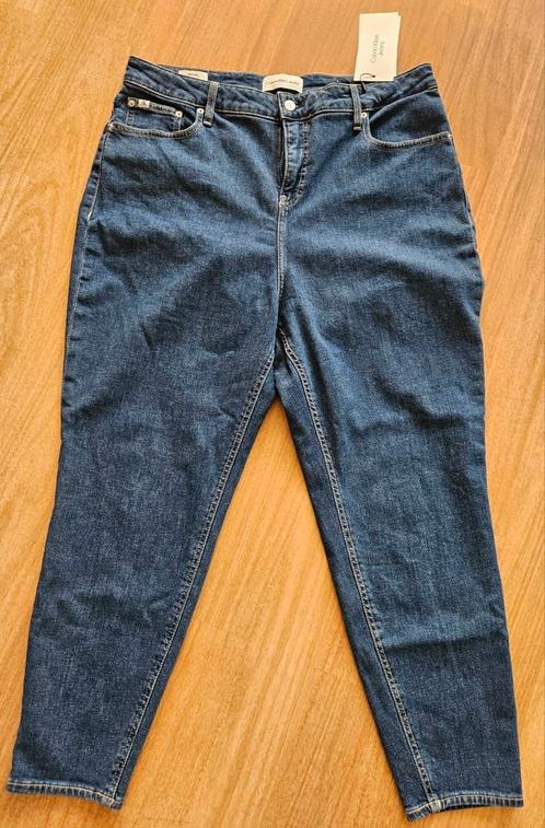 Calvin Klein high mom jeans US 36 NIEUW, Kleding | Dames, Spijkerbroeken en Jeans, Nieuw, W33 - W36 (confectie 42/44), Blauw, Ophalen