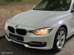 BMW 3-serie Touring 318d High Executive - Sport stoelen -, 4 cilinders, Wit, Leder, 3-Serie