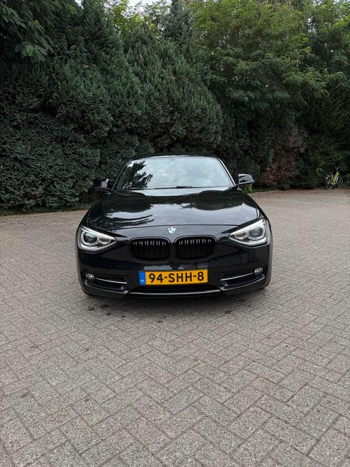 BMW 1-Serie 116I 100KW 5DR 2011 Zwart, Auto's, BMW, Particulier, 1-Serie, Airbags, Airconditioning, Alarm, Bluetooth, Cruise Control