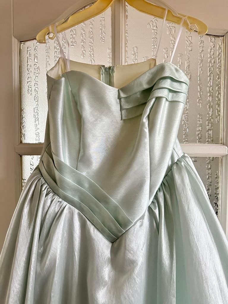 Trouwjurk mintgroen (strapless, met jasje, koepelrok, strik), Ophalen of Verzenden, Gedragen, Overige kleuren, Trouwjurk
