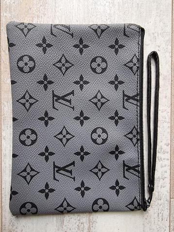 Louis Vuitton style toilettasje beschikbaar voor biedingen