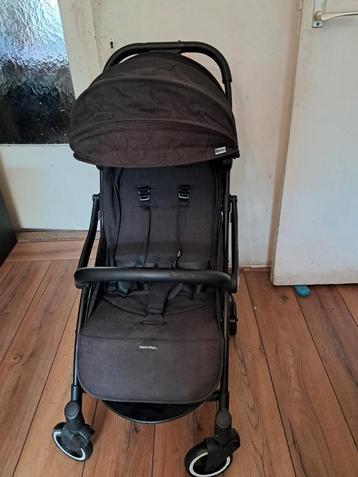 Te koop,Hamilton babywagen. Zeer flexibel.  beschikbaar voor biedingen