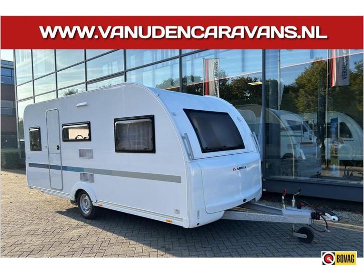 Adria Altea 492 UL EX-VERHUUR MET MOVER (15), Caravans en Kamperen, Caravans, Bedrijf, tot en met 4, 1000 - 1250 kg, Standaardzit