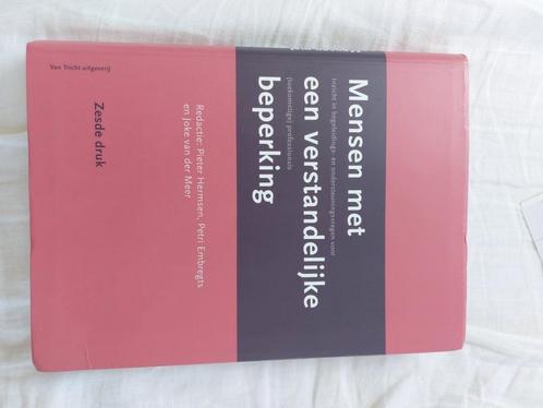 Mensen met een verstandelijke beperking, 6e editie, Boeken, Studieboeken en Cursussen, Zo goed als nieuw, Niet van toepassing