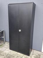 Zwarte archiefkast / metalen garage kast, Huis en Inrichting, Kasten | Roldeurkasten en Archiefkasten, Ophalen, Zo goed als nieuw
