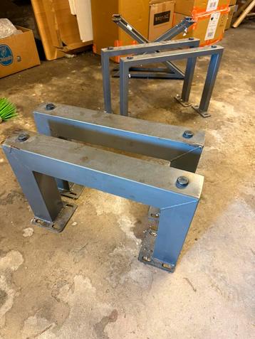 Metalen salontafel poten beschikbaar voor biedingen