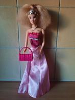 Barbie pop inclusief 2 outfits en accessoires, Ophalen of Verzenden, Zo goed als nieuw, Barbie