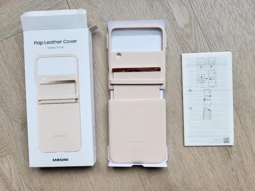 Flap Leather Cover Samsung Galaxy Z Flip4 (kleur peach), Telecommunicatie, Mobiele telefoons | Hoesjes en Frontjes | Samsung, Nieuw