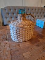 Vintage brede fles in geweven mand, Ophalen of Verzenden