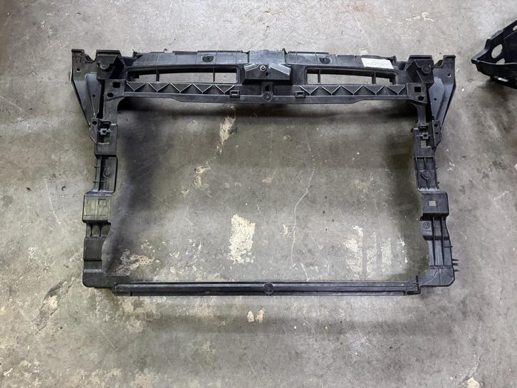 VW T-roc voorfront 2GA805588J, Auto-onderdelen, Carrosserie en Plaatwerk, Bumper, Gebruikt, Ophalen of Verzenden