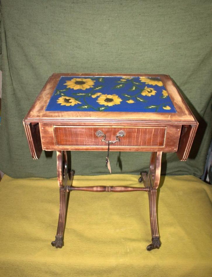 Beschilderde Brocante Bijzettafel, Antiek en Kunst, Curiosa en Brocante, Ophalen