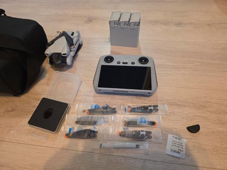 DJI Mini 3 Fly More Combo (Scherm Controller), Audio, Tv en Foto, Drones, Zo goed als nieuw, Ophalen of Verzenden