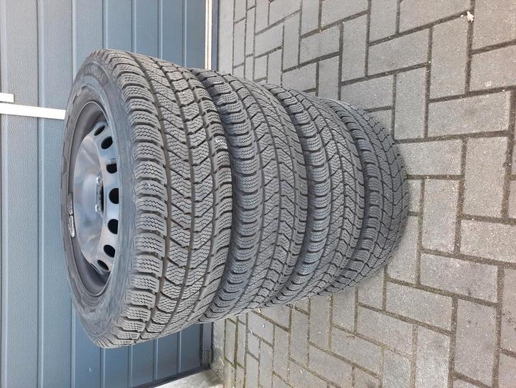 Winterbanden Uniroyal, Auto-onderdelen, Banden en Velgen, Band(en), Winterbanden, 16 inch, 205 mm, Bestelwagen, Nieuw, Ophalen