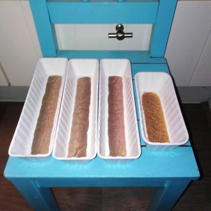 3 frikandelbakjes en 1 kroketbakje van kunststof, Huis en Inrichting, Keuken | Servies, Gebruikt, Overige typen, Overige stijlen