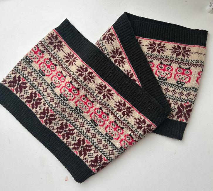 Noorse scandinavische gebreide sjaal, Kleding | Dames, Mutsen, Sjaals en Handschoenen, Zo goed als nieuw, Sjaal, Maat 42/44 (L)