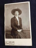 CDV, Dame, B. V.D. HEUVEL, DEN HAAG, Carte de Visite, Ophalen of Verzenden, Voor 1940, Gebruikt, Foto