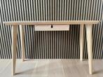 Stijlvol en praktisch Ikea-bureau met schuiflade, Huis en Inrichting, Ophalen, Gebruikt, Bureau