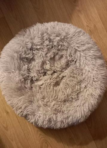 Fluffy kittenmand. Licht grijs. Met toebehoren.  beschikbaar voor biedingen