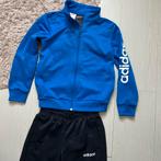 Prachtig Adidas trainingspak maat 128 in sabsolute NIEUW st., Adidas, Jongen of Meisje, Sport- of Zwemkleding, Ophalen of Verzenden