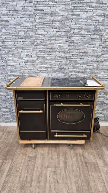 Mooie Deville Fornuis met 4 zones kookplaat(Gratis bezorgen) beschikbaar voor biedingen