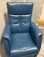 Elektrische sta op stoel, Huis en Inrichting, Stoelen, Ophalen, Blauw, Leer, Zo goed als nieuw