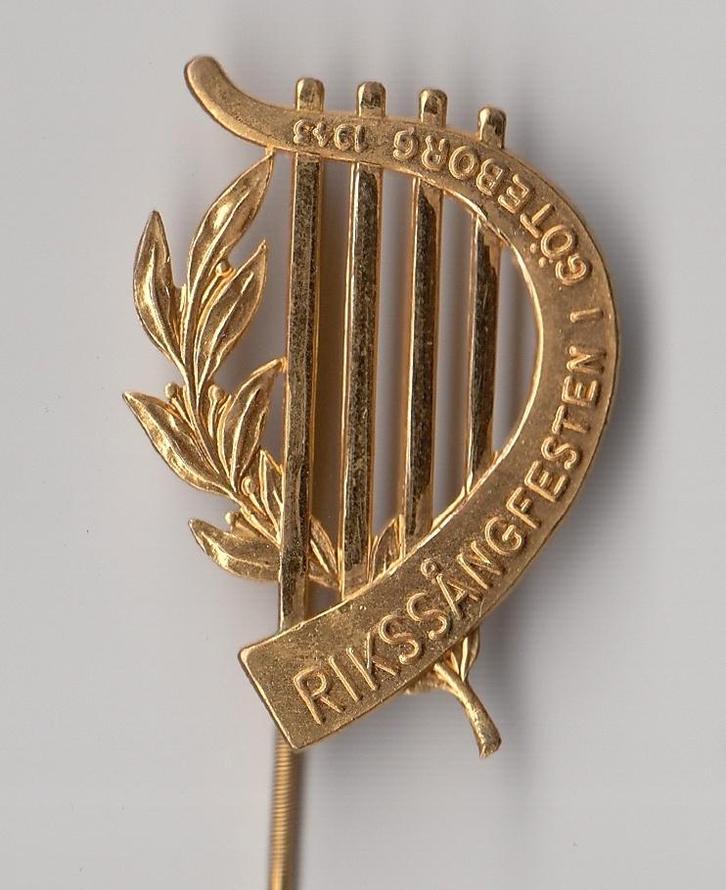 Zweden Zanger Feesten Göteborg 1945 speldje, Verzamelen, Speldjes, Pins en Buttons, Gebruikt, Speldje of Pin, Overige onderwerpen