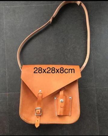 Lederen veldwerkers Outdoortas met holster. beschikbaar voor biedingen