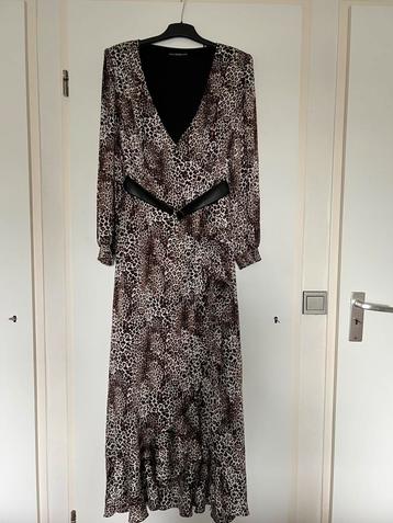 Guess panter jurk maat XL valt als mt L 40 / 42 met riem beschikbaar voor biedingen
