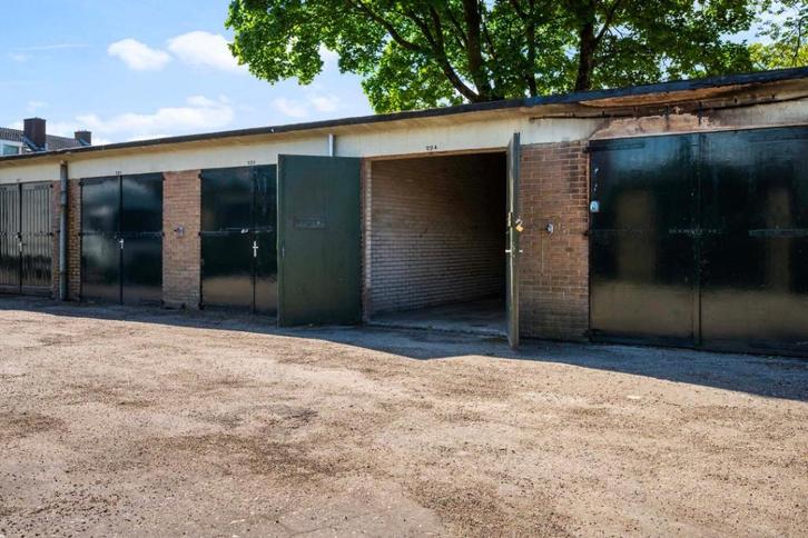 Garagebox (verhuurd € 1.908,- p.j.) te koop Apeldoorn, Auto diversen, Autostallingen en Garages