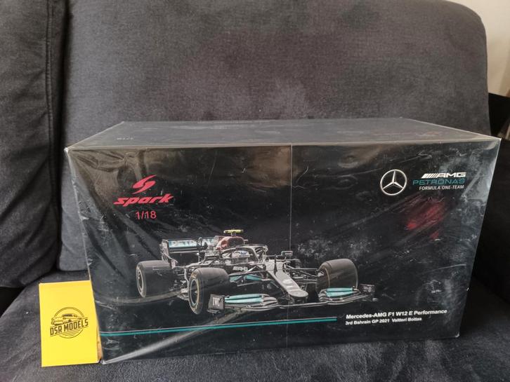 1:18 Mercedes AMG F1 W12 E Performance #77, Hobby en Vrije tijd, Modelauto's | 1:18, Nieuw, Auto, Overige merken, Ophalen of Verzenden