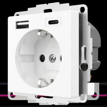 2USB stopcontact incharge WIT mat wandcontactdoos  beschikbaar voor biedingen