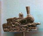 Nestor stoomlocomotief zilverkleurig trein speldje ( J_010 ), Verzamelen, Verzenden, Zo goed als nieuw, Transport, Speldje of Pin