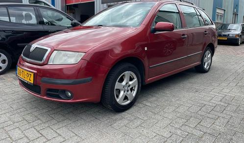 Skoda Fabia,Elegance+Automaat Nieuwe APK / Airco/Trekhaak, Auto's, Skoda, Particulier, Fabia, ABS, Airbags, Airconditioning, Bluetooth